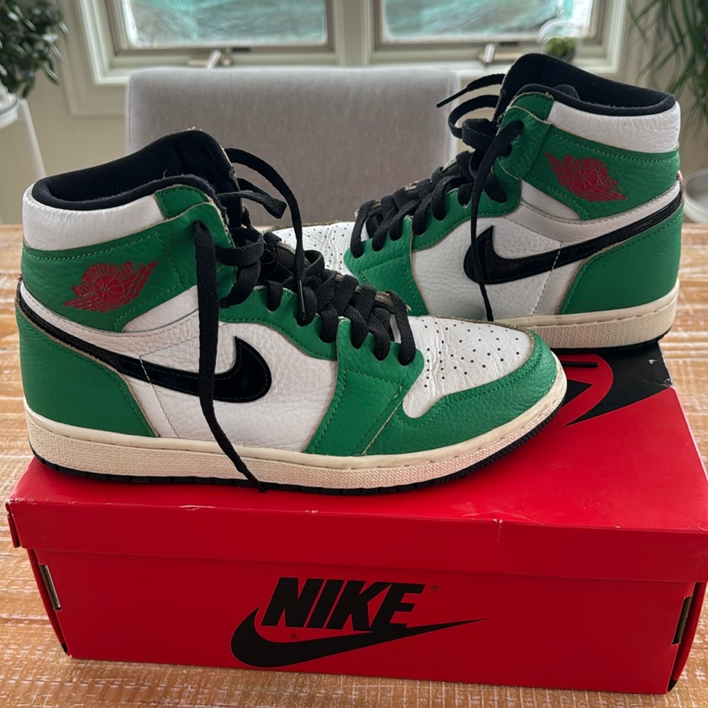Women’s 8.5 Air Jordan 1 high OG “Lucky Green”